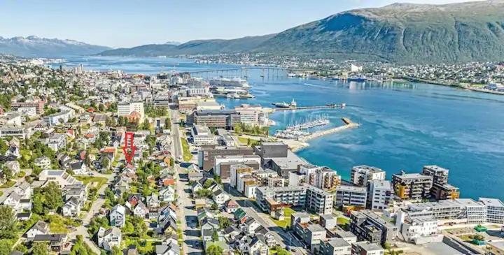 Centrally Located Apartment With 2 Bedrooms And Free Parking Tromso Exterior photo